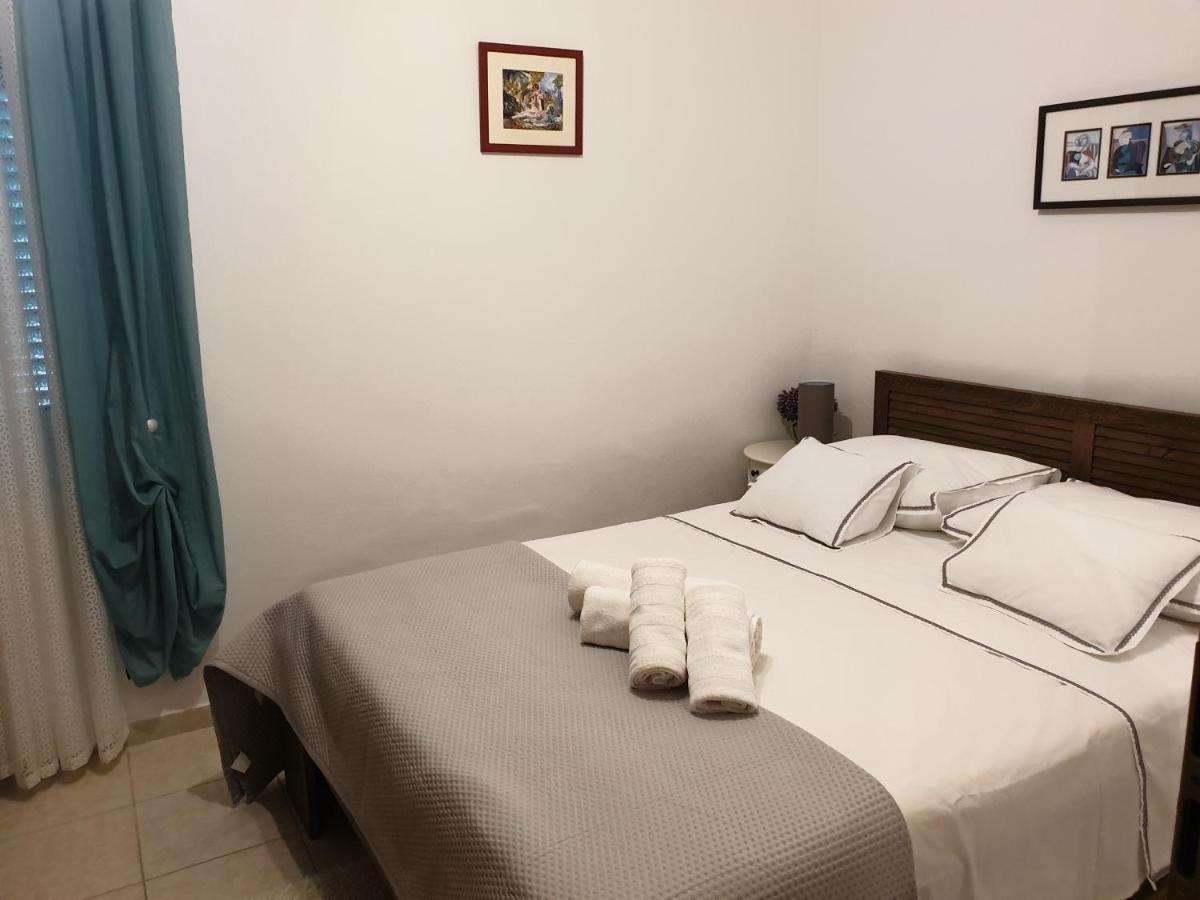 Lemon Tree Hotel Donji Seget Exterior foto